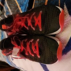 NIKE Lebron Witness series 5 in red and black NWOT SIZE 12